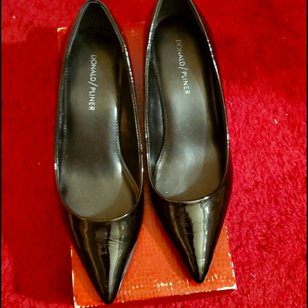 Woman Black Patent leather shoes